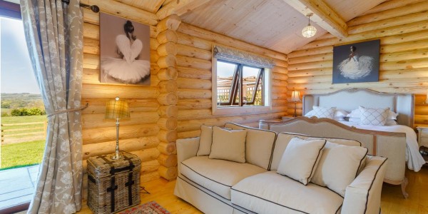 Ninetta Bedroom-Seating